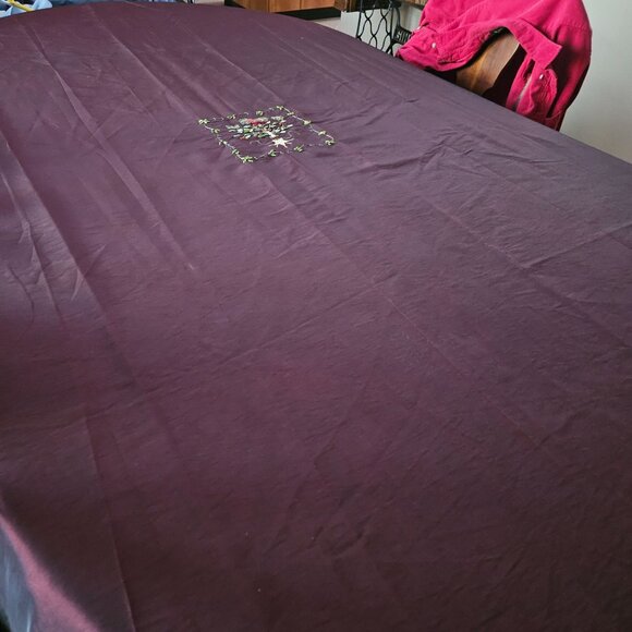 Burgundy Christmas Tablecloth Tree Embroidery Green Trim Nylon Lightweight - Picture 9 of 10